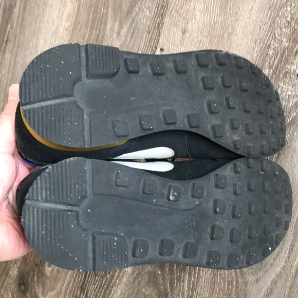 Nike - Picture 10 of 16